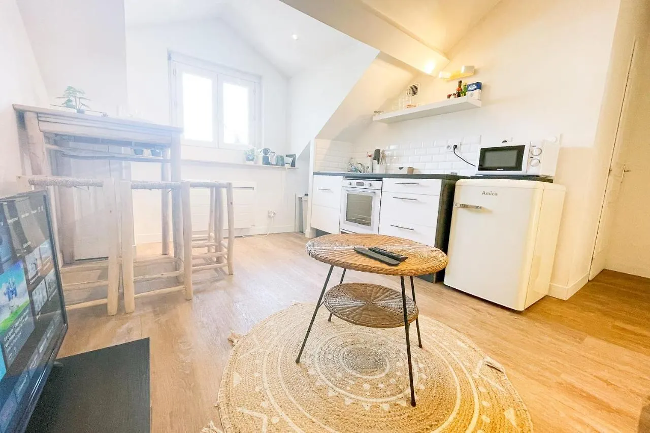 #Eb The Wood'N'Plant Near Train Station Apartment Grenoble 0*,  France